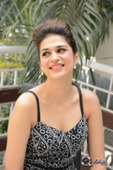 Shraddha Das Interview About Guntur Talkies